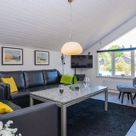 4 Star Holiday Home In Ulfborg *