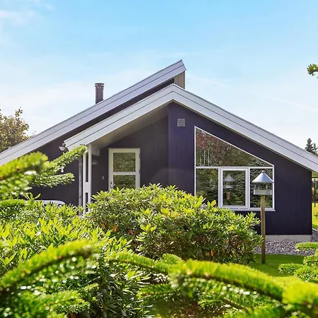 Modern Retreat By Fjord - By Traum Sønder Nissum